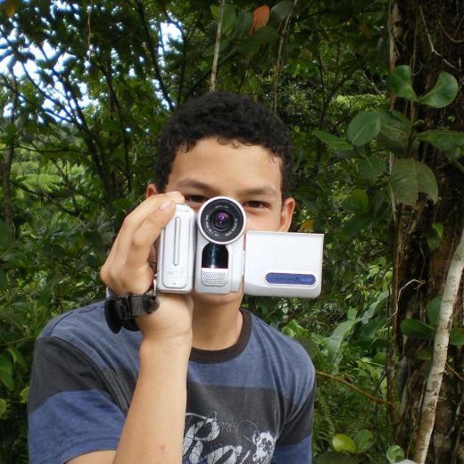 Axel Milon à 10 ans, caméra DV en main